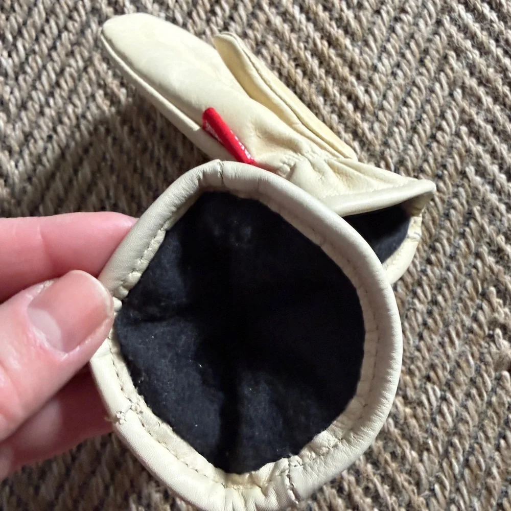Cream Kids Mittens